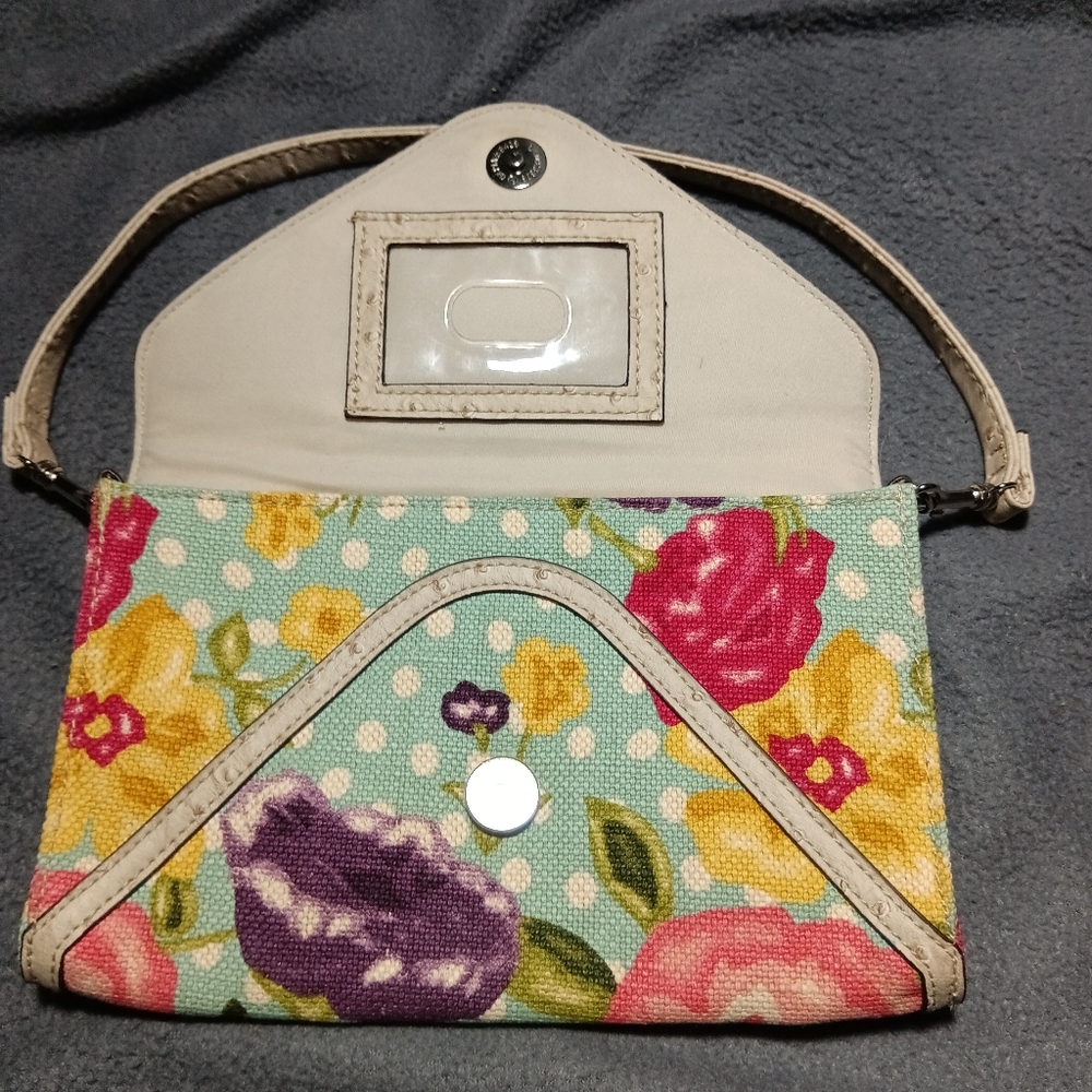 Relic Small Floral Envelope Clutch - Picture 3 of 8